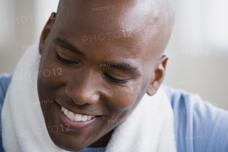 Portrait of athlete smiling. Photo : Rob Lewine
