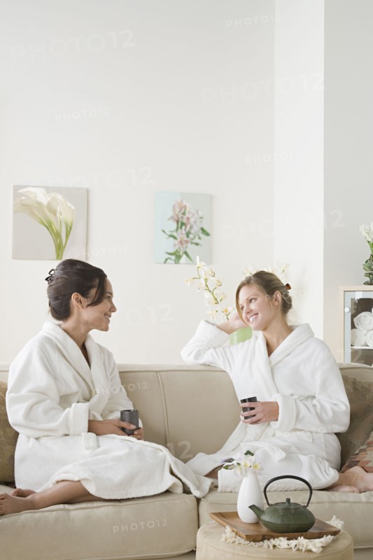 Two women relaxing in spa. Photo : Rob Lewine