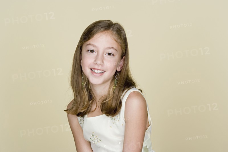Portrait of happy girl (8-9). Photo : Rob Lewine