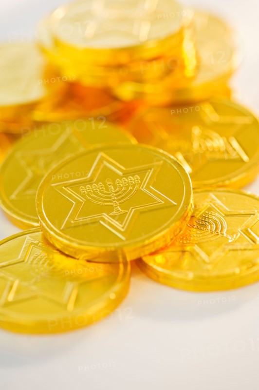 Studio Shot of chocolate coin. Photo : Daniel Grill