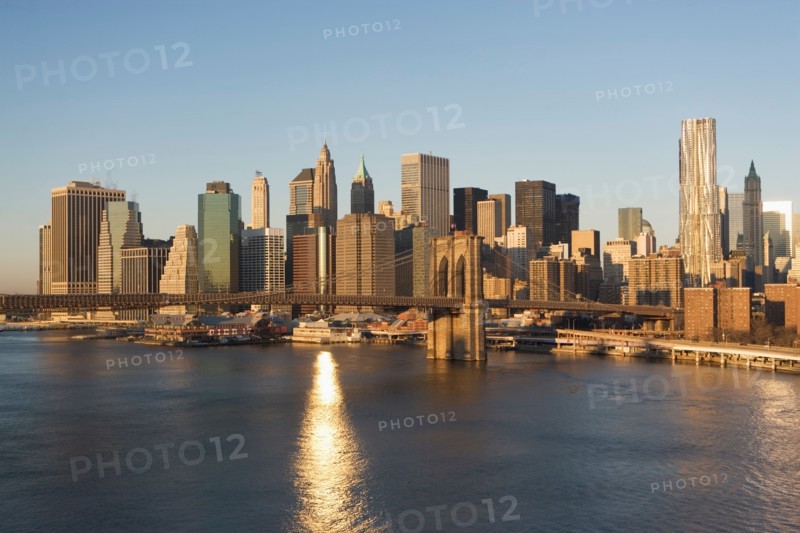 USA, New York state, New York city, Brooklyn Bridge with skyscrapers. Photo : fotog