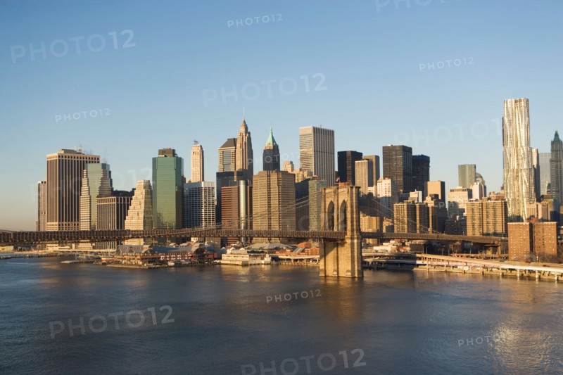USA, New York State, New York City, Brooklyn Bridge with skyscrapers. Photo : fotog