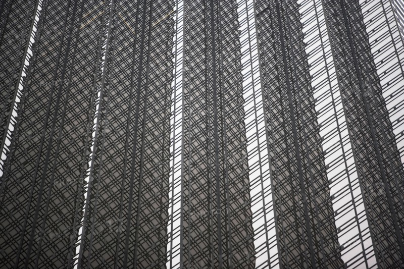 low angle view of skyscraper. Photo : fotog