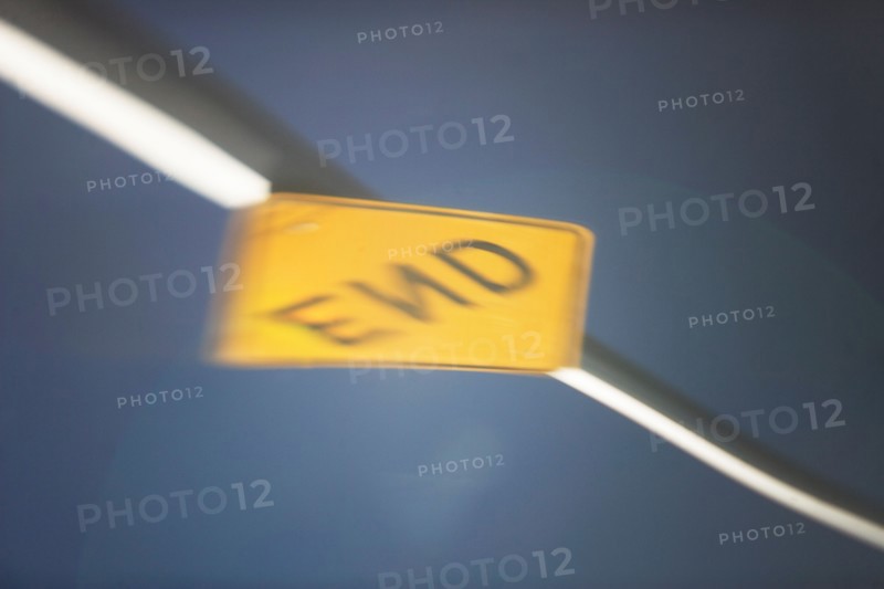 reflection of dead end sign. Photo : fotog