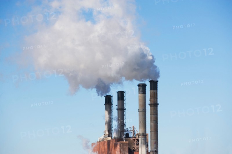 factory chimneys. Photo : fotog