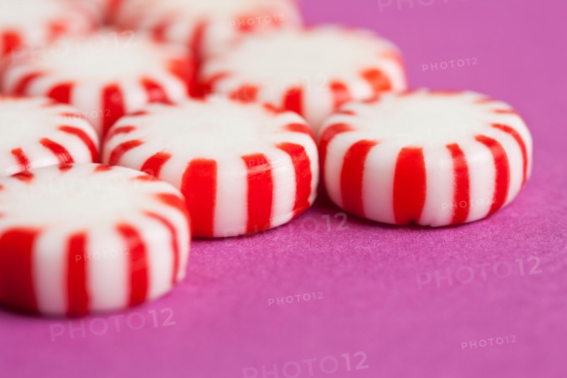 Red and white candies, studio shot. Photo : Sarah M. Golonka