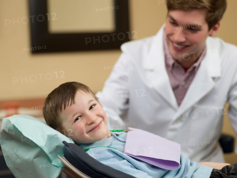 Dentist and patient in dental surgery. Photo : Dan Bannister