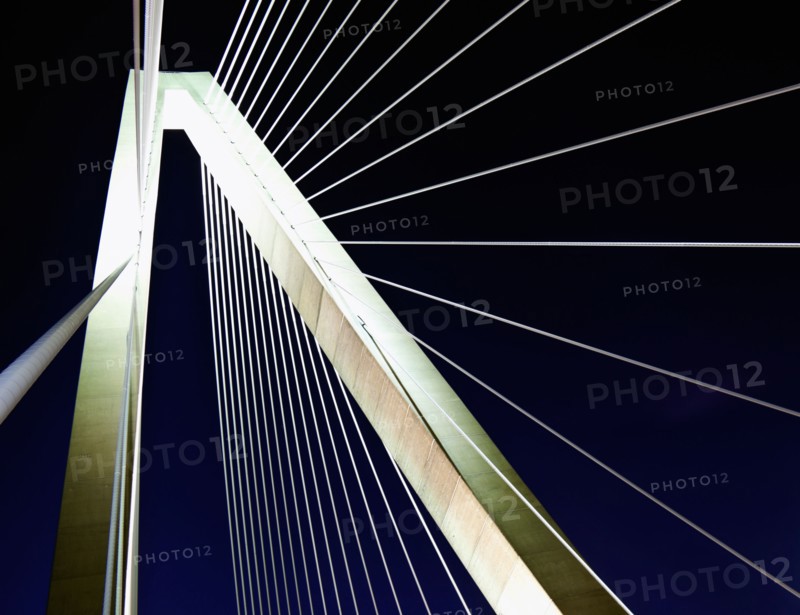 USA, South Carolina, Charleston, Detail of Arthur Ravenel Jr. Bridge. Photo : Henryk Sadura