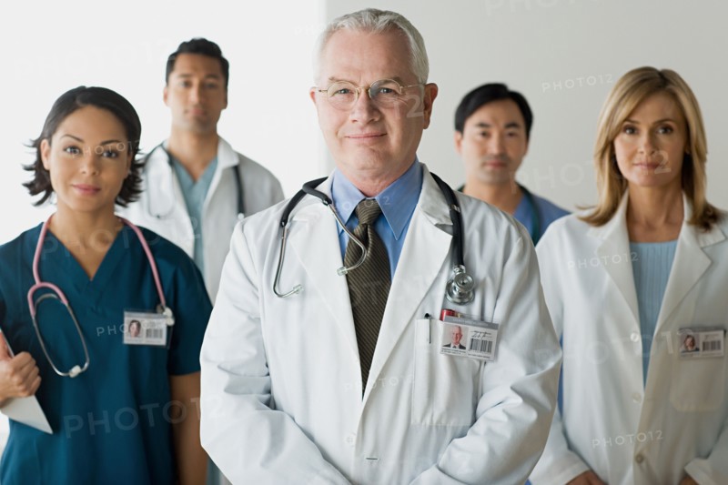 Portrait of hospital workers. Photo : Rob Lewine