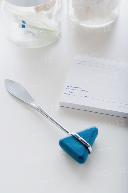 Reflex hammer on desk. Photo : Rob Lewine