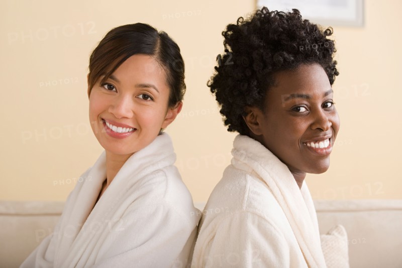 Portrait of two women in spa. Photo : Rob Lewine