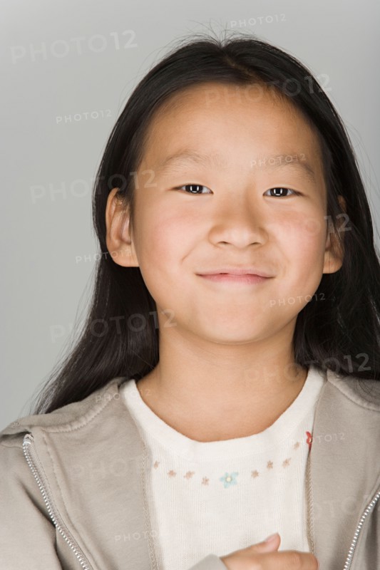 Portrait of smiling teenage girl. Photo : Rob Lewine