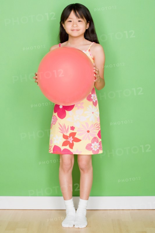 Studio shot portrait of teenage girl, full length. Photo : Rob Lewine