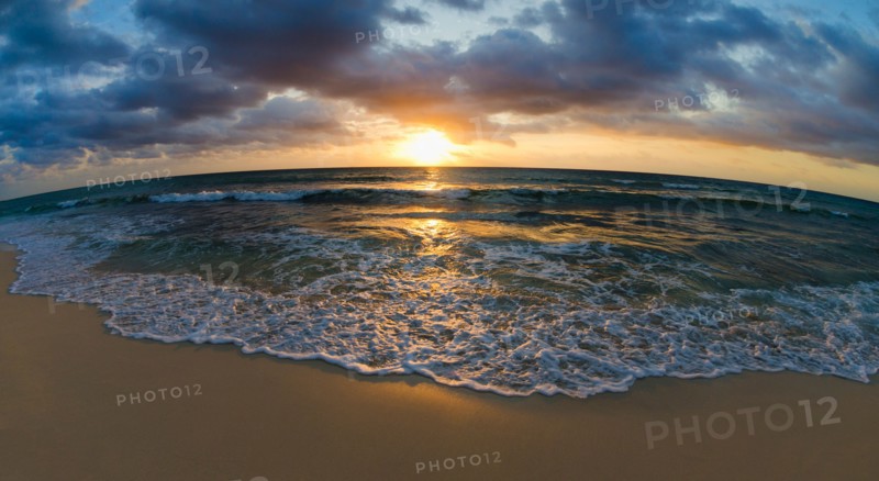 Mexico, Yucatan, Riviera Maya, Cancun. Seascape at sunset.