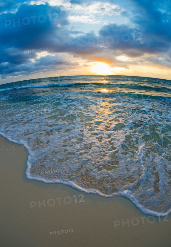 Mexico, Yucatan, Riviera Maya, Cancun. Seascape at sunset.