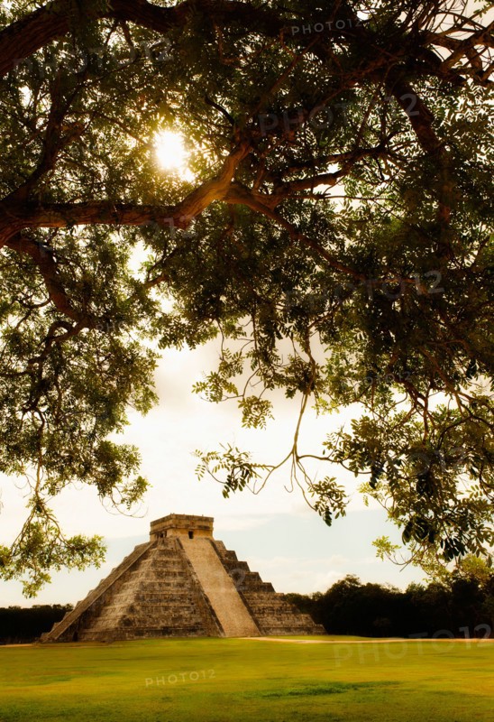 Mexico, Yucatan, Chichen Itza. Mayan ruins.