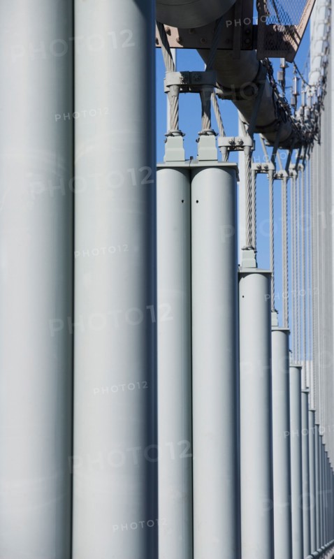 USA, New York, New York City. Bridge support. Photo : fotog