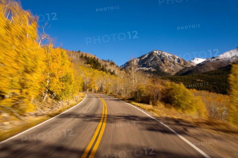 USA, Colorado. Road in mountains. Photo : John Kelly