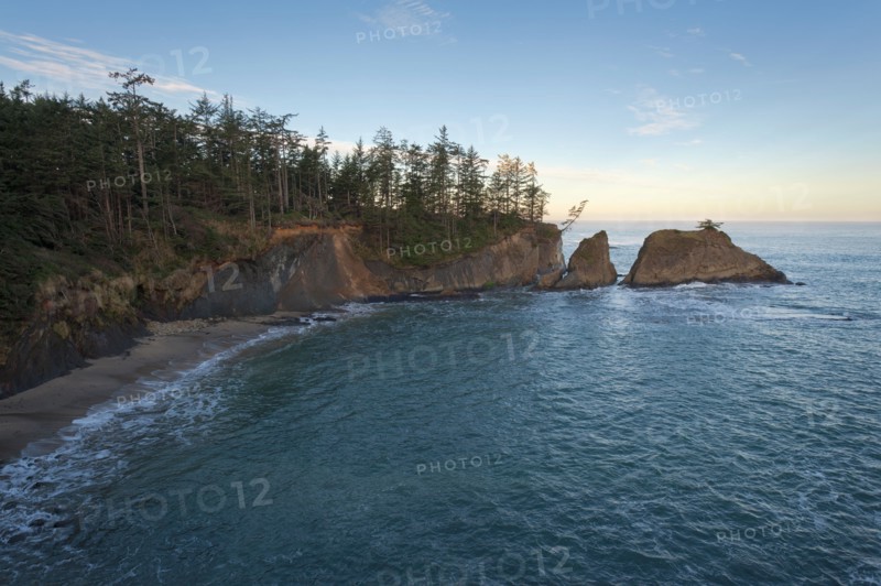 USA, Oregon, Coos County. Shore Acres State Park, Coastal view. Photo : Gary Weathers