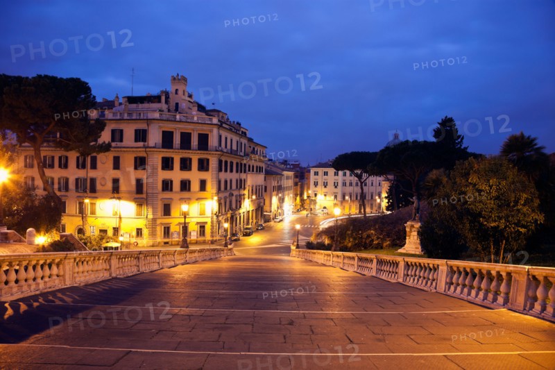 Italy, Rome. Piazza Campidoglio at dusk. Photo : Henryk Sadura