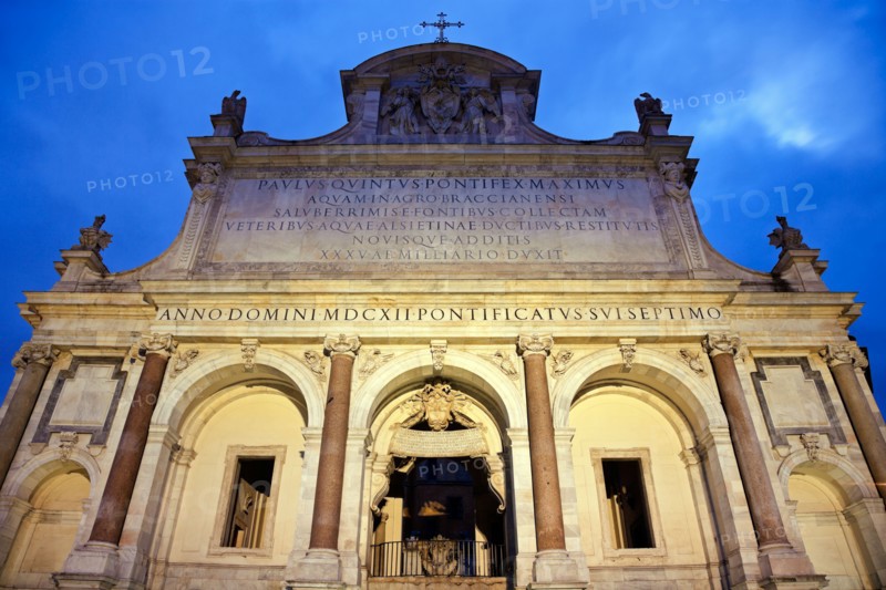 Italy, Rome. Historic church facade. Photo : Henryk Sadura