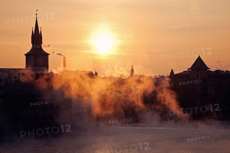 Czech Republic, Prague. View over Vltava River towards Old Town at sunrise. Photo : Henryk Sadura