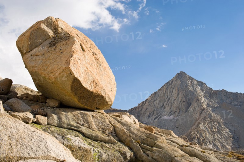 USA, California, Sequioa National Park. Sequoia National Park, Rock formations. Photo : Noah Clayton