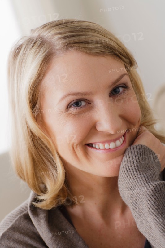 Portrait of smiling mid adult woman. Photo : Rob Lewine