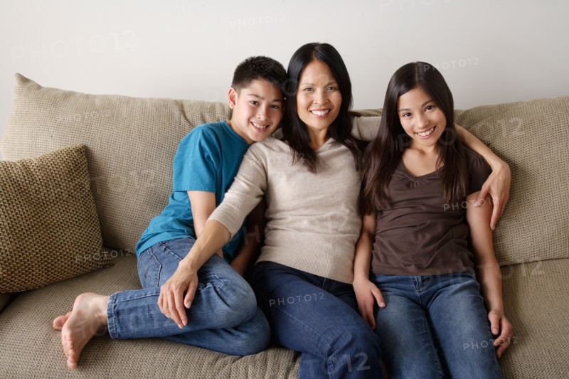 Portrait of cheerful family. Photo : Rob Lewine
