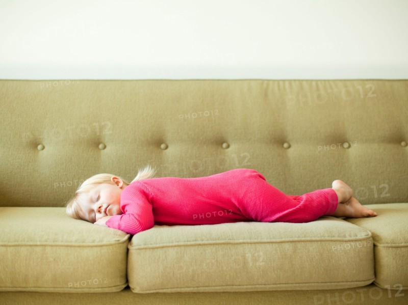 Portrait of baby girl (18-23 months) sleeping. Photo : Jessica Peterson