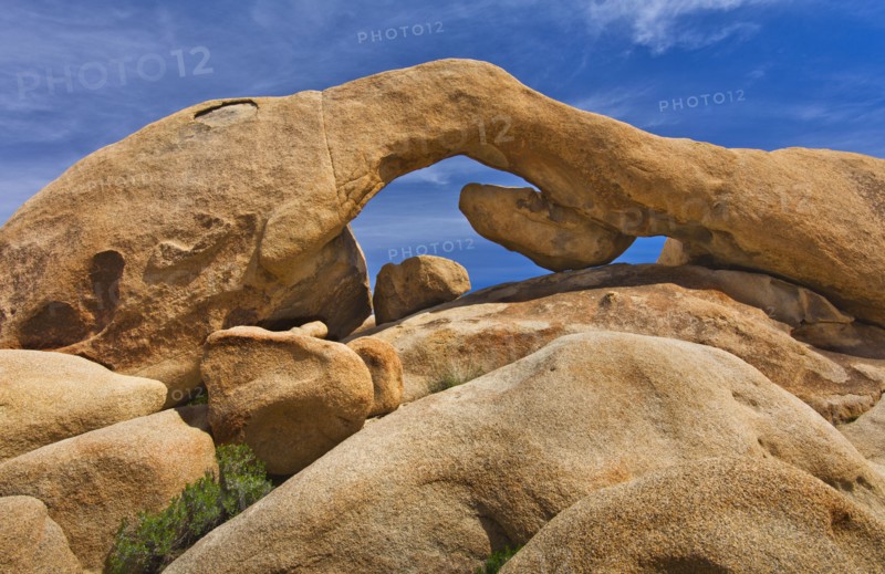 USA, California, Joshua Tree National Park, Arch rock.
