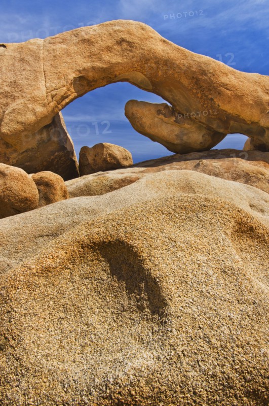 USA, California, Joshua Tree National Park, Arch rock.