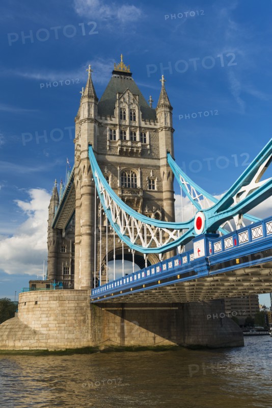 UK, England, London, Tower Bridge.