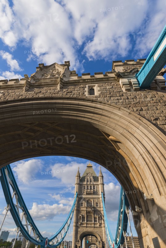 UK, England, London, Tower Bridge.