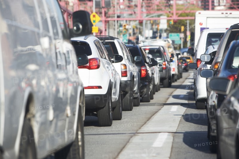 USA, New York, Long Island, New York City, Cars in traffic jam. 
Photo : fotog