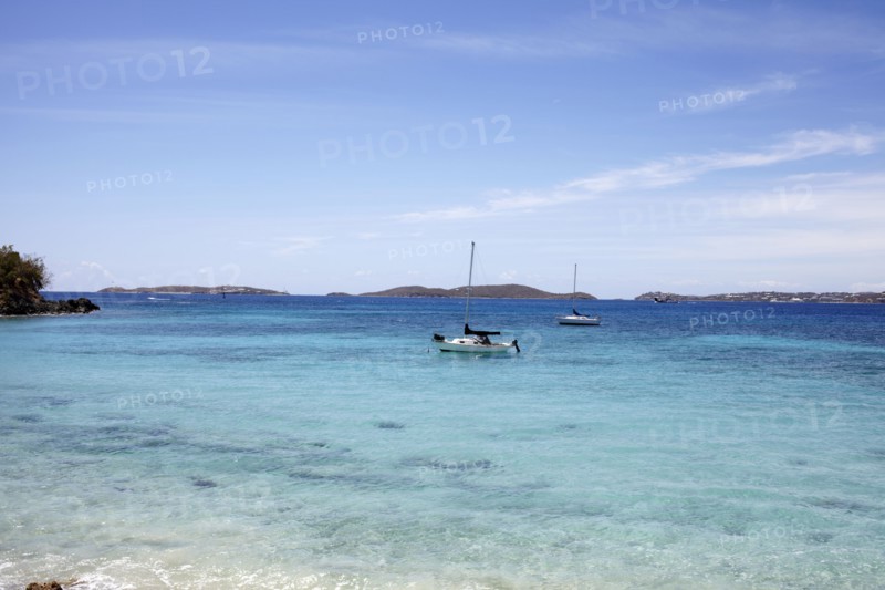 United States Virgin Islands, St. John, View of sea bay. 
Photo : Winslow Productions