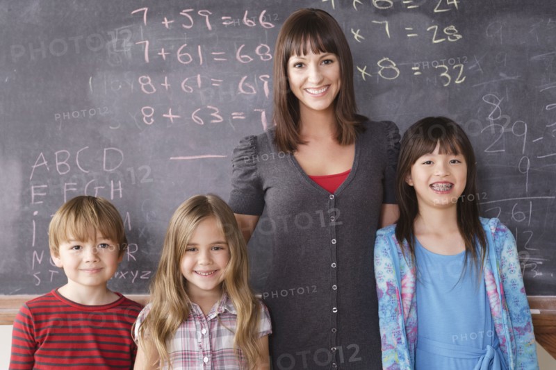 Teacher with schoolchildren (6-7,8-9). 
Photo: Rob Lewine