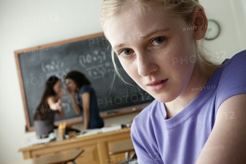 Teenage girls (14-15, 16-17) at school. 
Photo : Rob Lewine