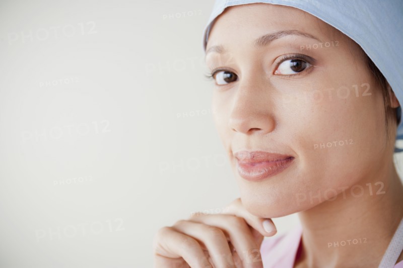 Portrait of doctor wearing surgical mask. 
Photo : Rob Lewine