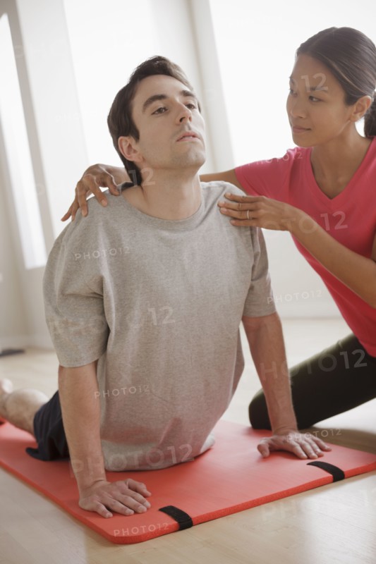 Young couple training together. 
Photo : Rob Lewine