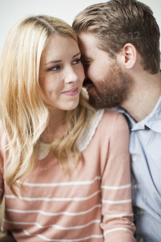 Young happy couple together. 
Photo : Jessica Peterson