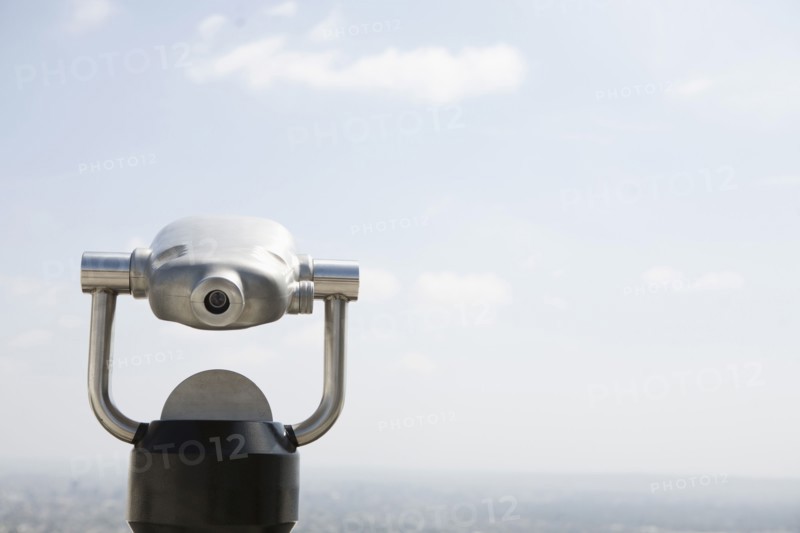 Coin-operated binoculars. 
Photo : Jessica Peterson