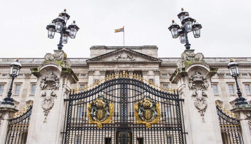 UK, London, Gate at Buckingham Palace.