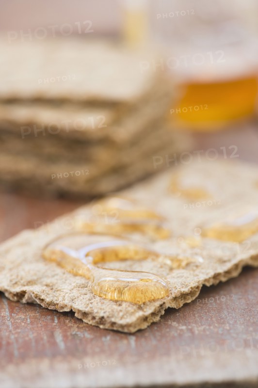 Pano bread and honey. Photo : Jamie Grill