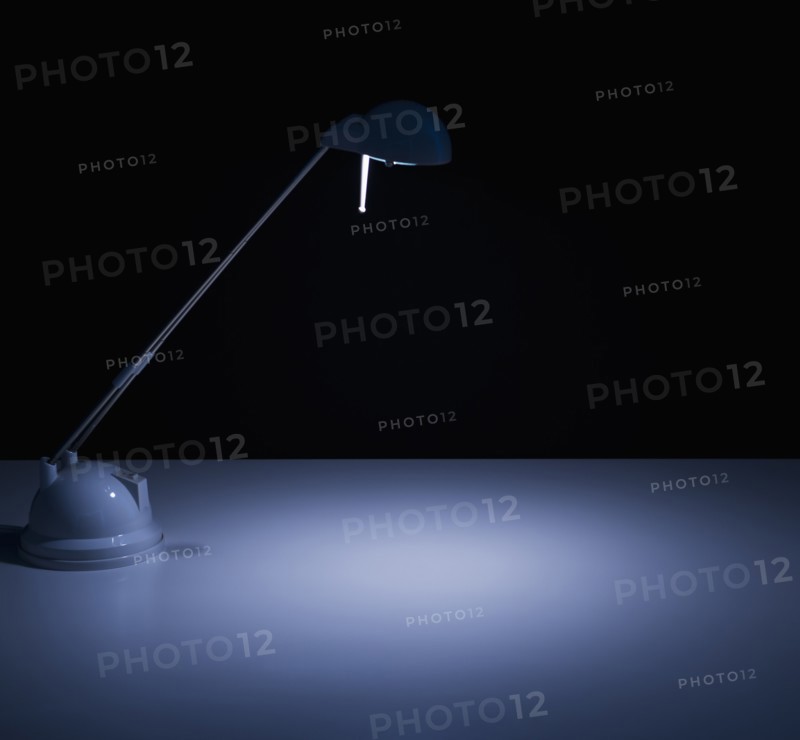 Studio shot of desk lamp. Photo : Daniel Grill