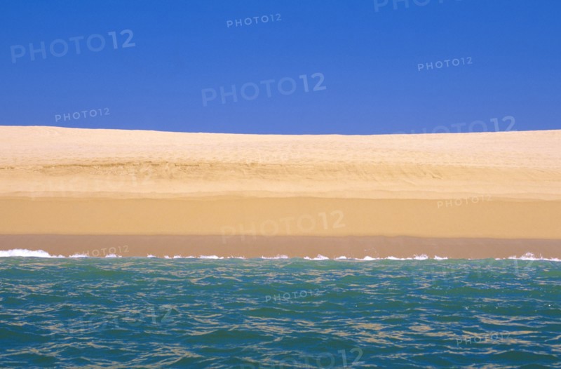 Mexico, Oaxaca, Huatulco, Scenic view of sandy beach. Photo : DKAR Images