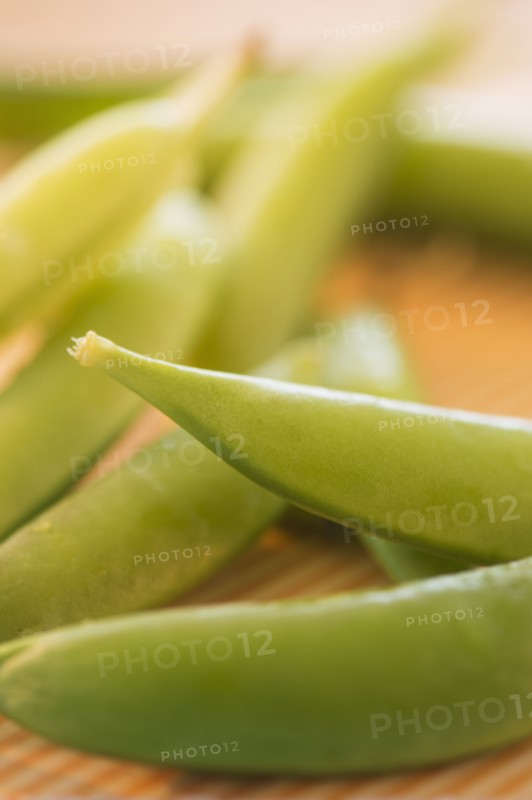 Studio Shot of Sugar Snap Peas. Photo : Daniel Grill