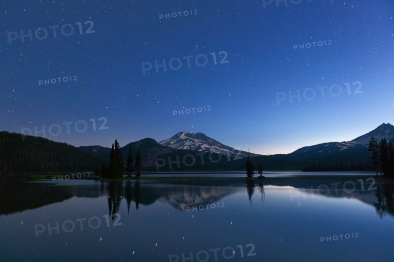 Sparks Lake at night