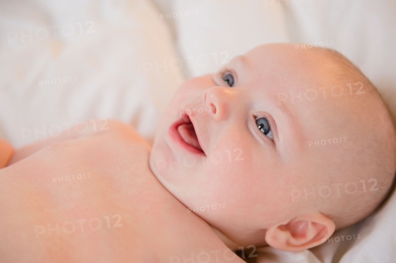 Smiling baby boy (2-5 months). Photo : Jamie Grill