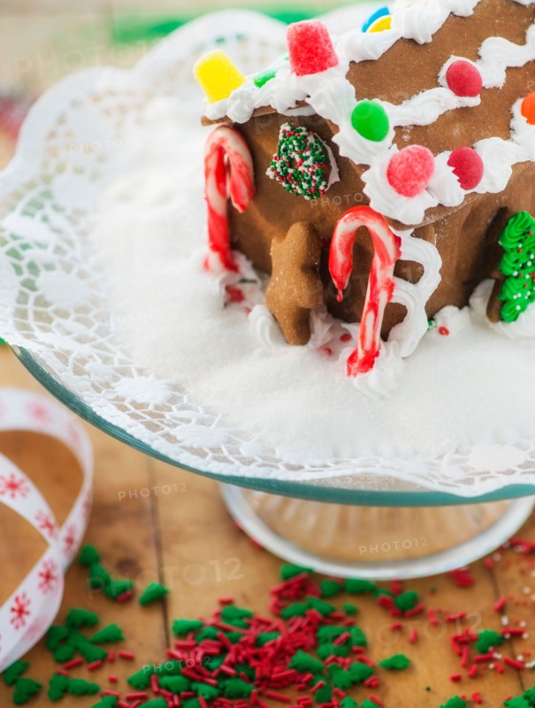Gingerbread house on cake stand